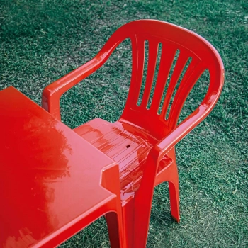 Kit 8 Cadeiras em Plstico Vermelha Suporta At 182 Kg Mor